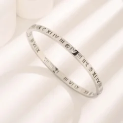 Brazalete Rígido con Números Romanos