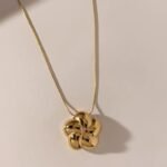 Collar + Pendientes Flor Geométrica